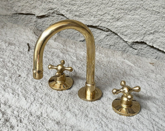 Classic Gold Gooseneck Vanity Tap Set