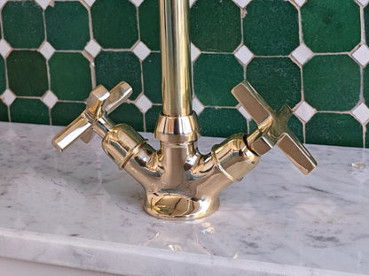 Brass Single-Hole Kitchen Faucet