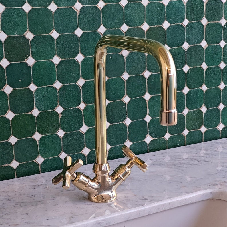 Brass Single-Hole Kitchen Faucet