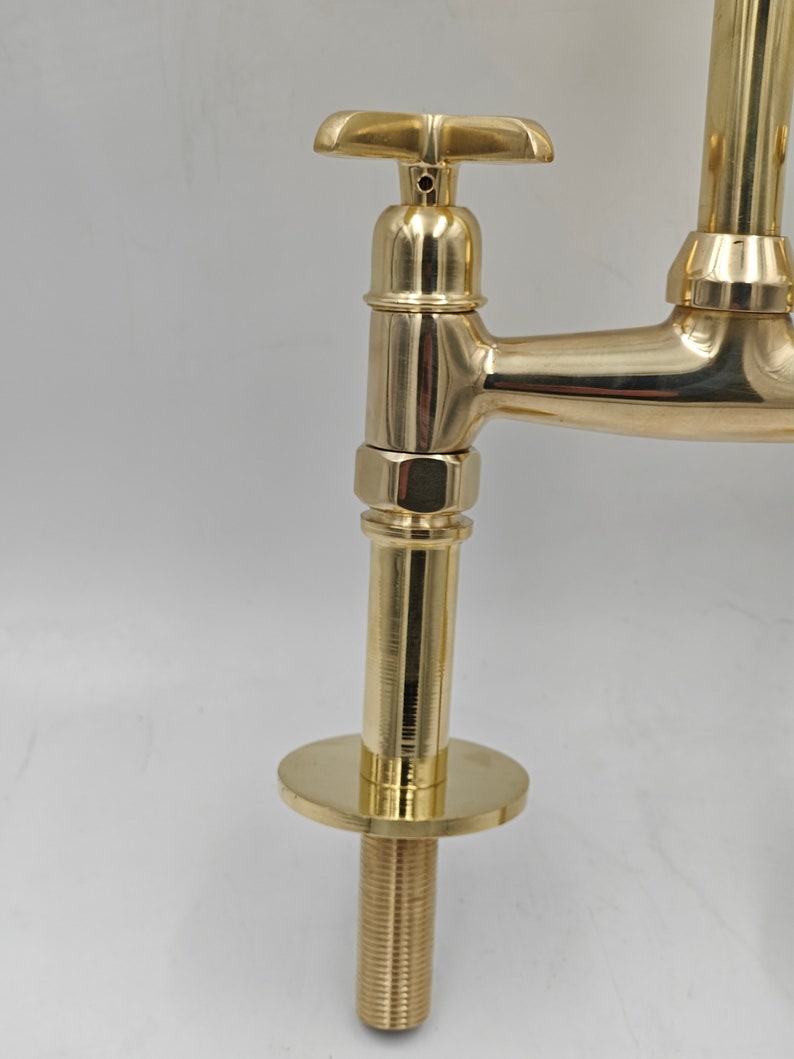 Polished Brass Swan Neck Vanity Tap