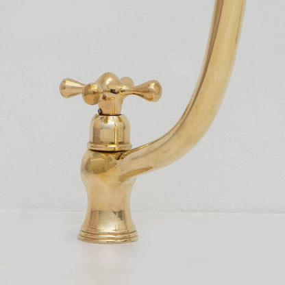 Single-Hole Brass Faucet – S-Curve Gooseneck Mixer