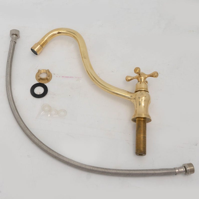 Single-Hole Brass Faucet – S-Curve Gooseneck Mixer