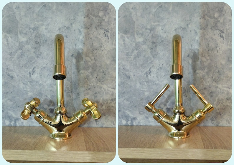 Polished Brass Widespread Bathroom Faucet