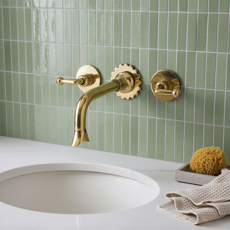 Elegant Wall-Mounted Fluted Brass Faucet