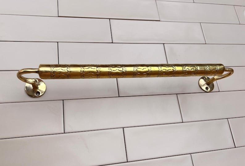 Vintage Rustic Wall-Mounted Towel Bar