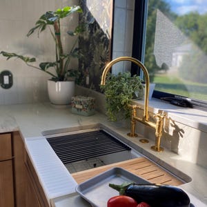 Brass Kitchen Bridge Faucet with Side Sprayer