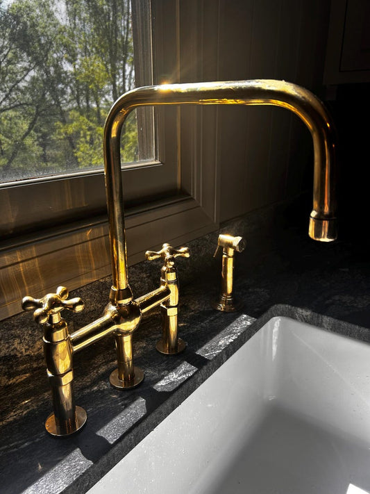 Brass Bathroom Faucet with Classic High-Arc Spout