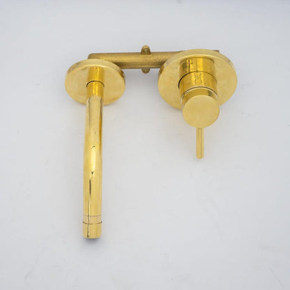Single Handle Unlacquered Brass Wall Faucet Hot And Cold Water