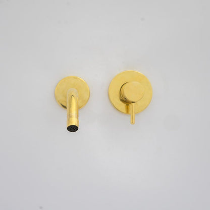 Single Handle Unlacquered Brass Wall Faucet Hot And Cold Water