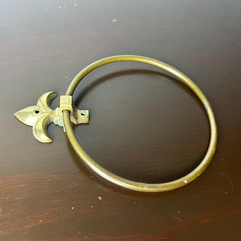Brass Fleur-De-Lis Towel Ring Wall Mounted Bathroom Fixture