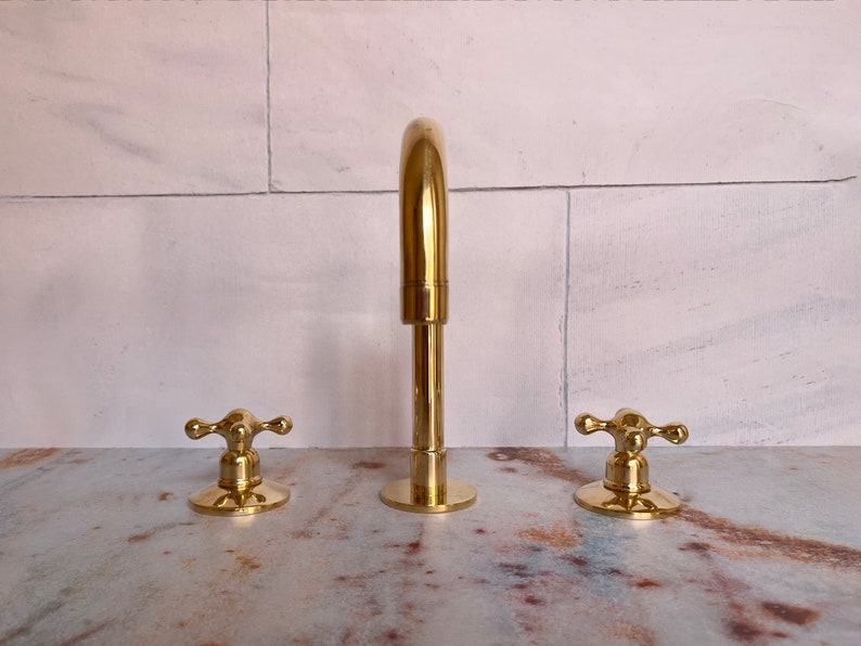 Minimalist Widespread Brass Bathroom Faucet