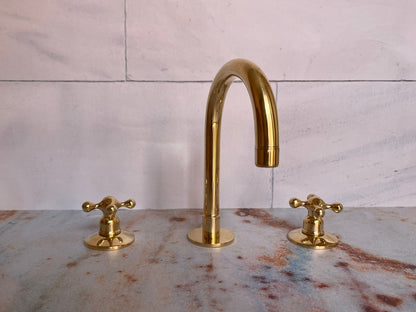 Minimalist Widespread Brass Bathroom Faucet