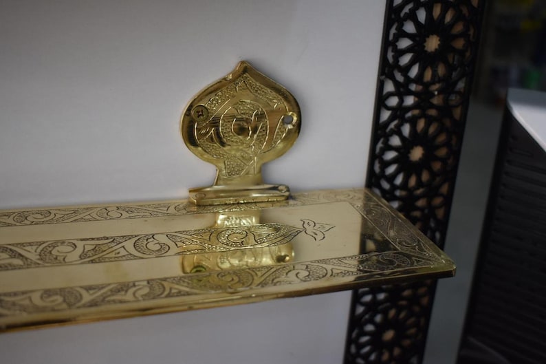 Handmade Solid Brass Soap Dish – Engraved Moroccan Wall-Mounted Bathroom Accessory
