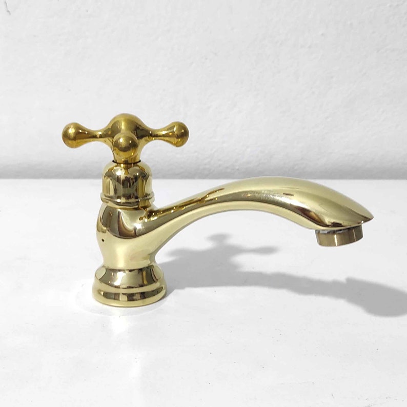 Polished Brass Single Hole Faucet