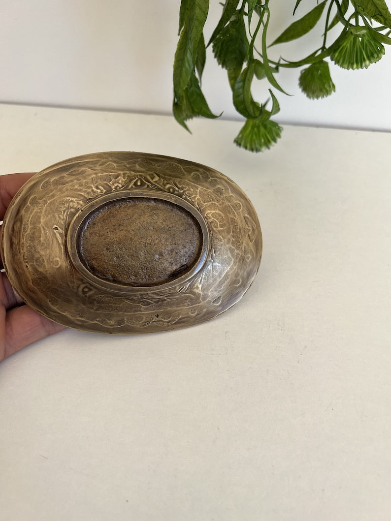 Handmade Brass Soap Dish Set – Engraved & Hammered Brass Bathroom Trays