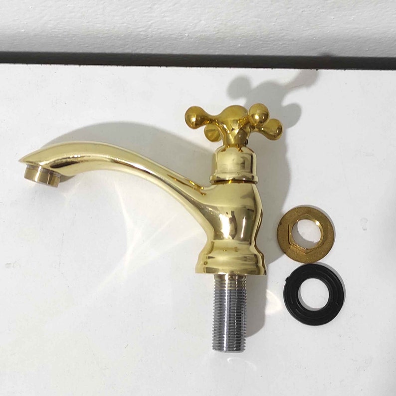 Polished Brass Single Hole Faucet