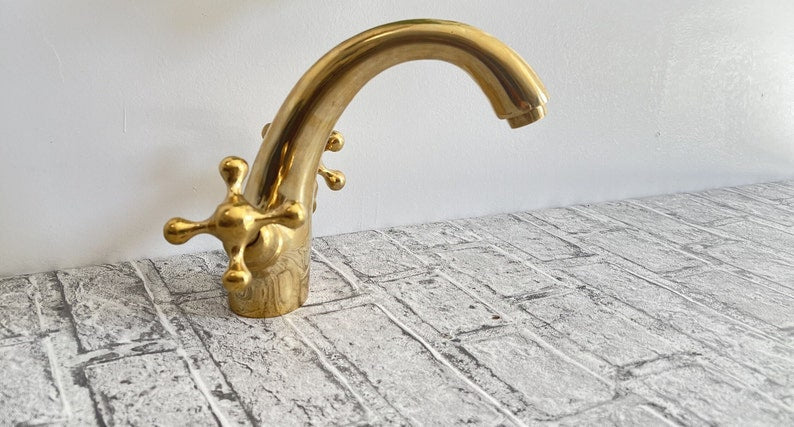 Luxury Gooseneck Solid Brass Bathroom Faucet