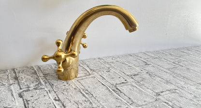 Luxury Gooseneck Solid Brass Bathroom Faucet