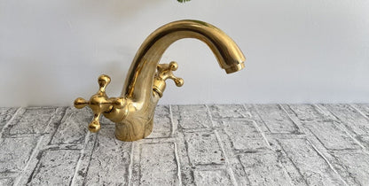 Luxury Gooseneck Solid Brass Bathroom Faucet