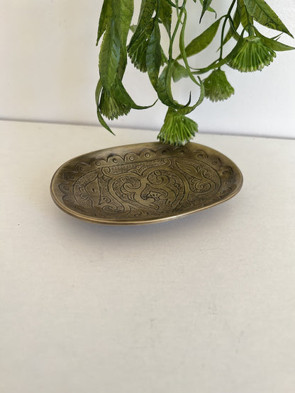 Handmade Brass Soap Dish Set – Engraved & Hammered Brass Bathroom Trays