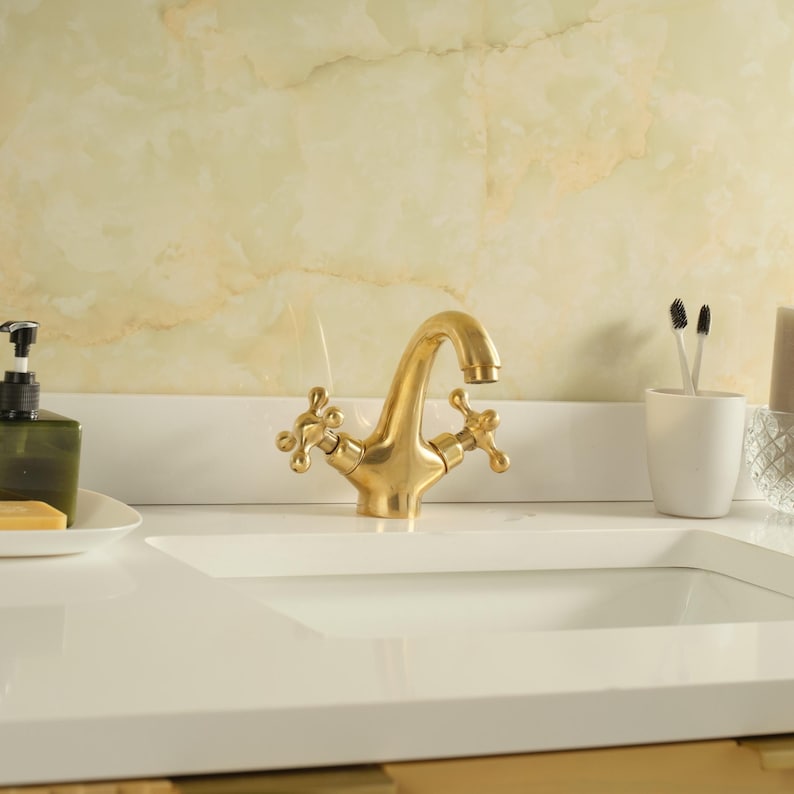 Vintage Polished Brass Bathroom Faucet with Cross Handles