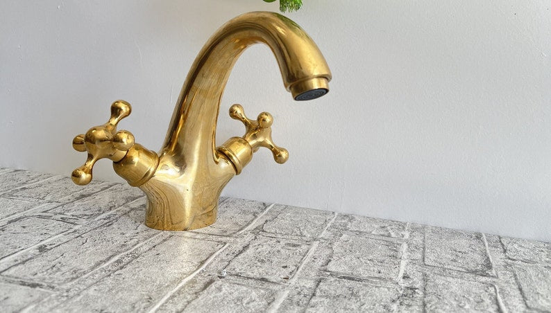 Luxury Gooseneck Solid Brass Bathroom Faucet