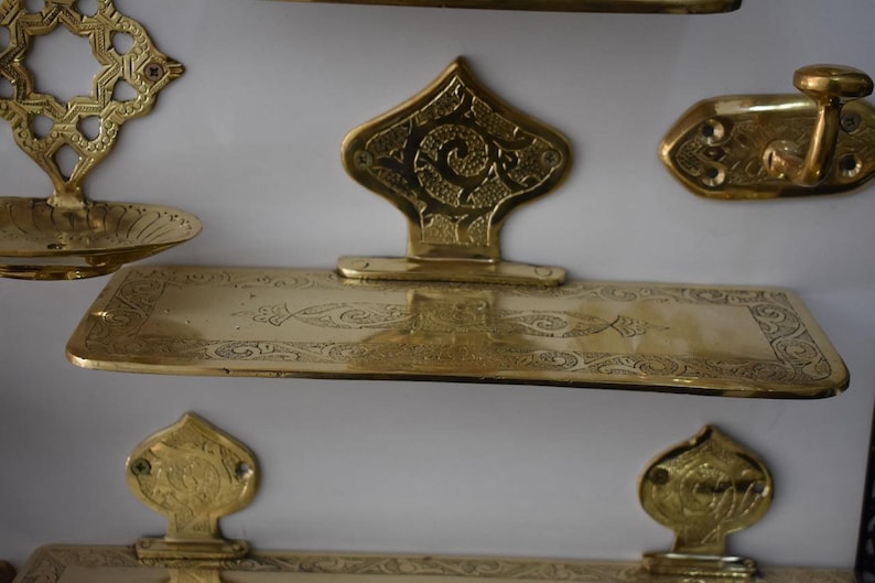Handmade Solid Brass Soap Dish – Engraved Moroccan Wall-Mounted Bathroom Accessory