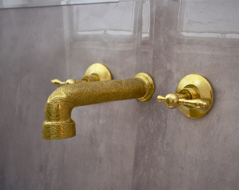 Polished Chrome Minimalist Wall