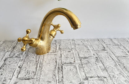Luxury Gooseneck Solid Brass Bathroom Faucet