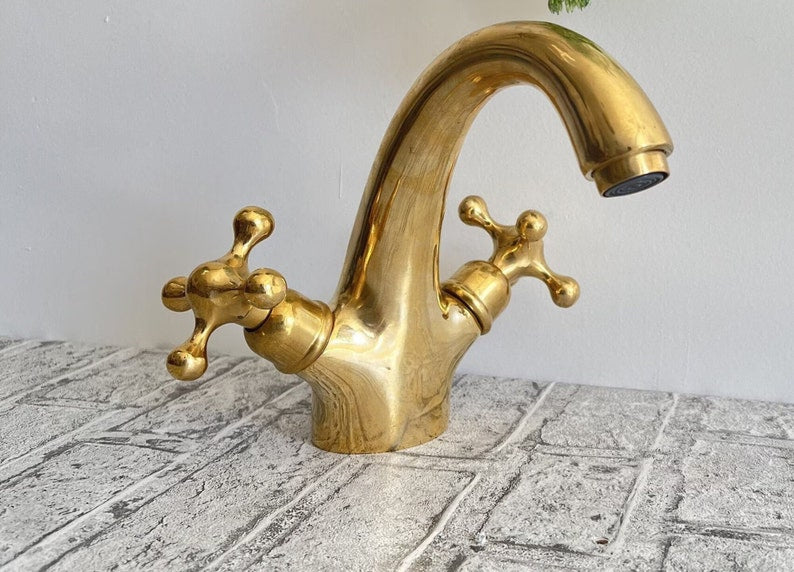 Luxury Gooseneck Solid Brass Bathroom Faucet