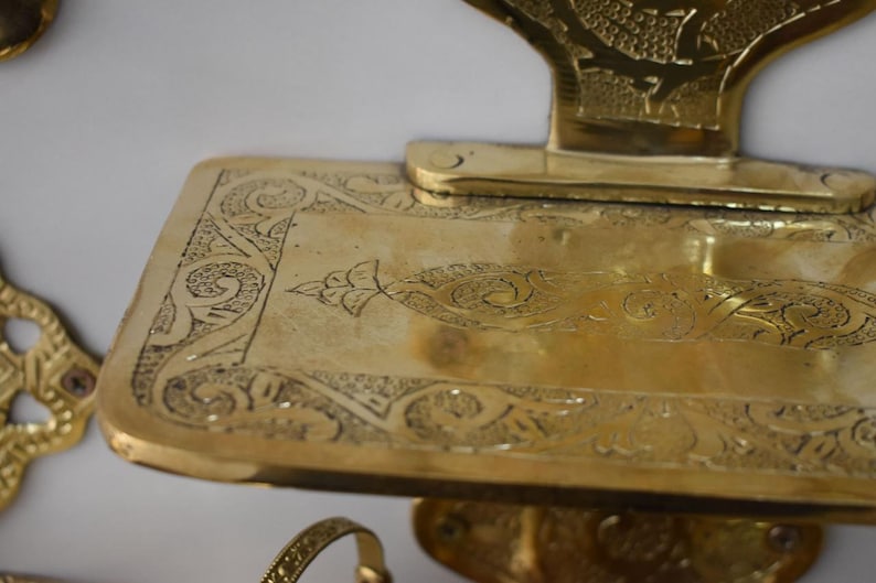 Handmade Solid Brass Soap Dish – Engraved Moroccan Wall-Mounted Bathroom Accessory