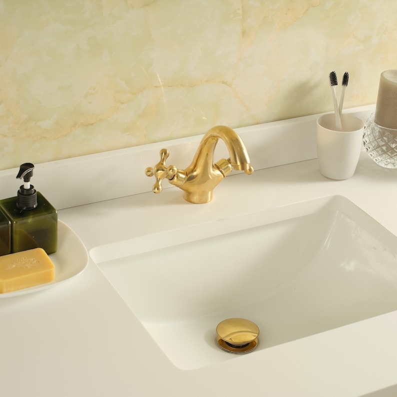 Vintage Polished Brass Bathroom Faucet with Cross Handles