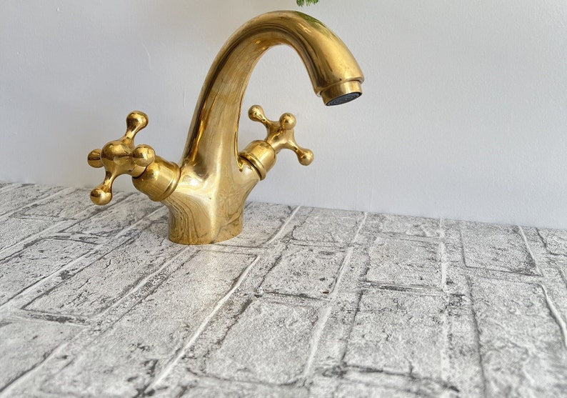 Luxury Gooseneck Solid Brass Bathroom Faucet