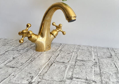 Luxury Gooseneck Solid Brass Bathroom Faucet
