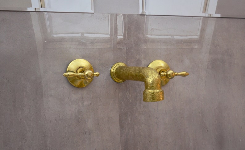 Polished Chrome Minimalist Wall