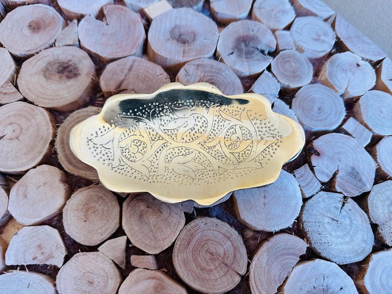 Handmade Brass Oval Tray – Engraved Decorative Catchall Dish