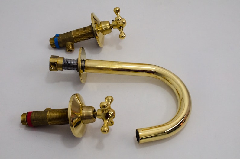 Handcrafted Polished Brass Gooseneck Faucet Set