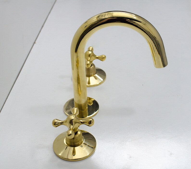 Handcrafted Polished Brass Gooseneck Faucet Set