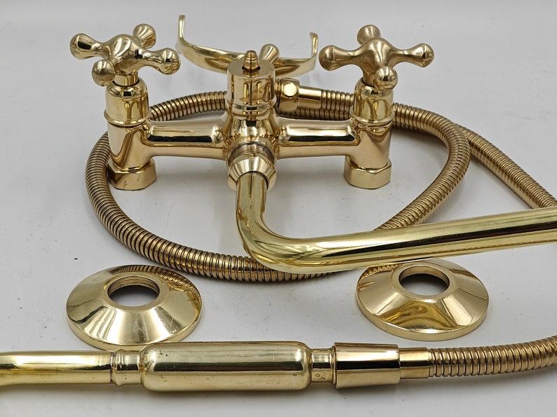 Polished Gold Wall-Mount Bathtub Faucet Set