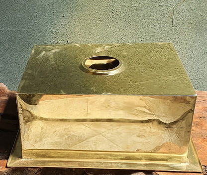 Artisan High-Shine Brass Farmhouse Kitchen Sink