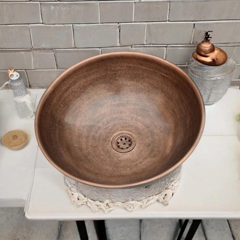 Round Hammered Copper Sink