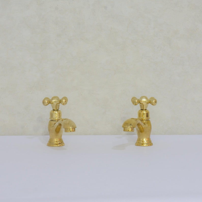 Polished Brass Widespread Bathroom Faucet