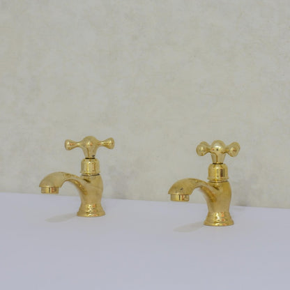 Polished Brass Widespread Bathroom Faucet