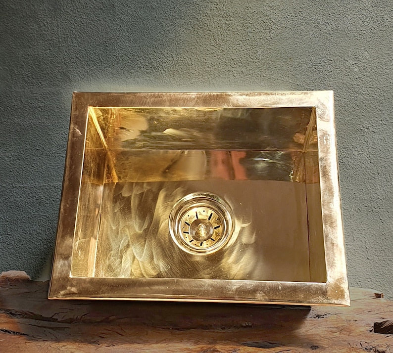 Artisan High-Shine Brass Farmhouse Kitchen Sink