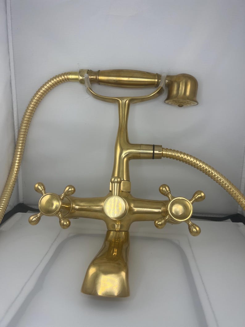 Minimalist Artisan Copper Handheld Shower Kit