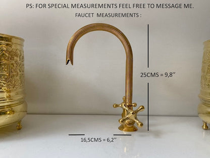 Polished Brass Swan-Neck Faucet with Scalloped Spout