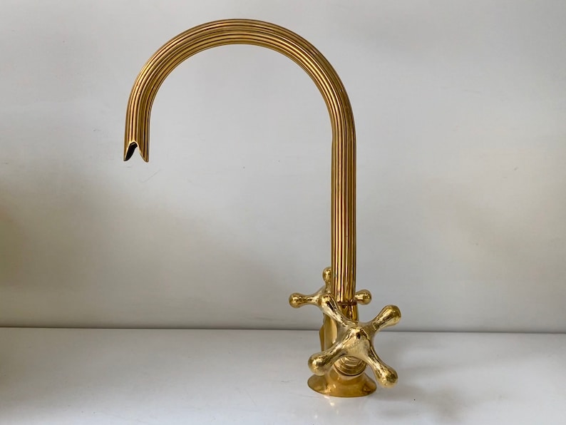 Polished Brass Swan-Neck Faucet with Scalloped Spout